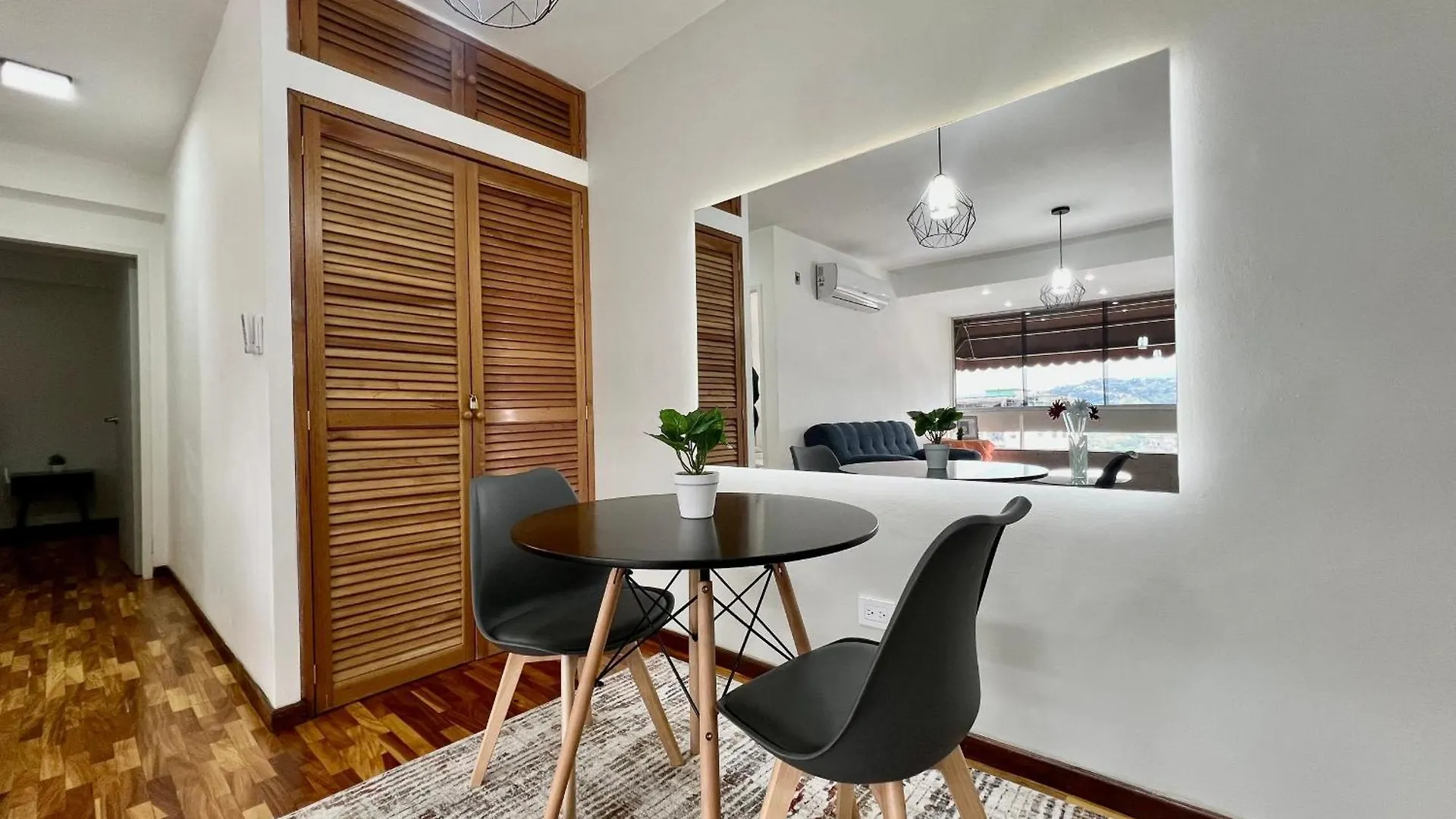 Apartamento Av Los Dos Caminos Frente Al Cc Millennium Caracas